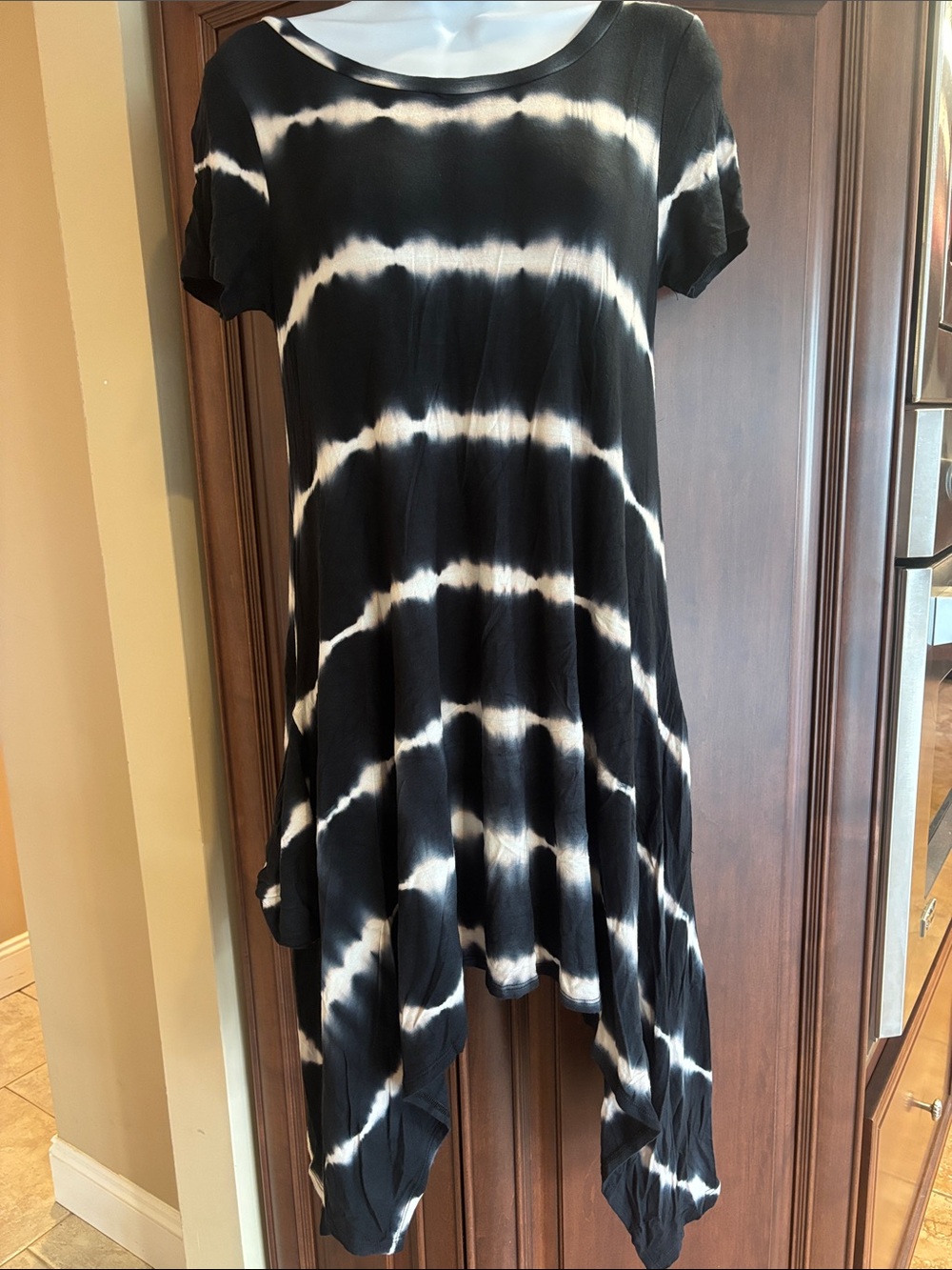 Black & White Tie-Dye Swing Tunic Dress